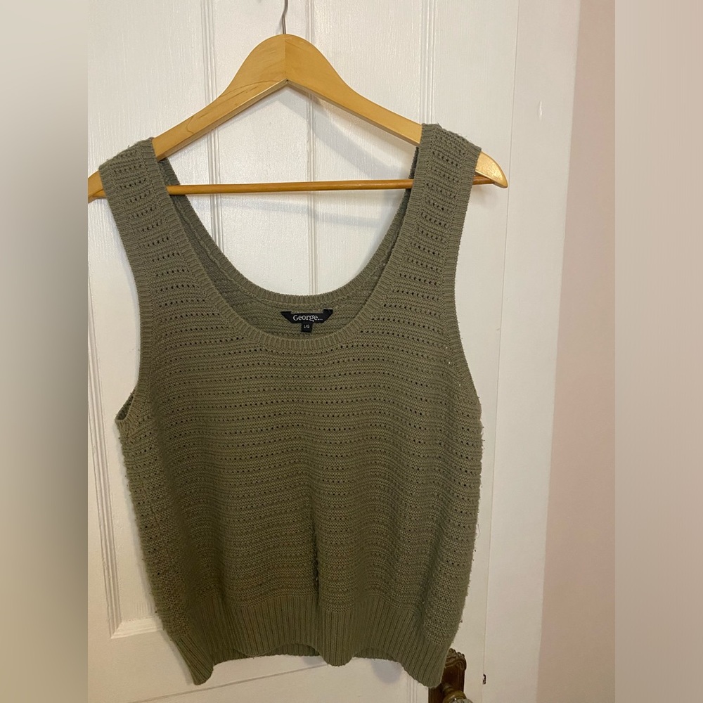 Knitted vest/tank green
